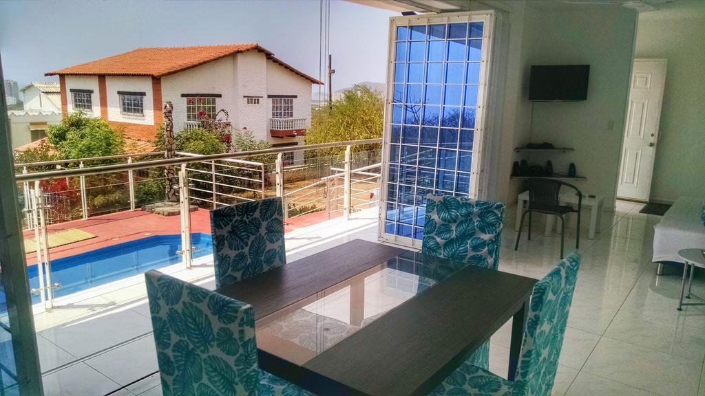 La Revista Con Piscina Privada Сasa de vacaciones *